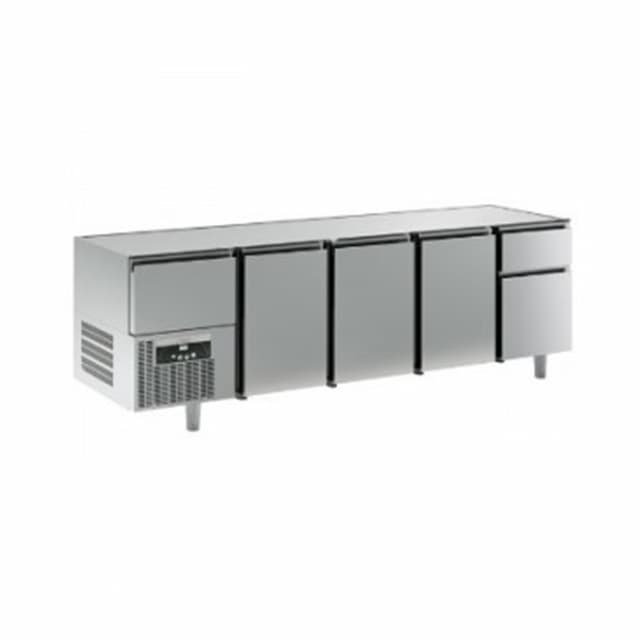Стол с охлаждаемым шкафом SAGI KTIC11M